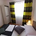 Two-bedroom In Lxxxviii *