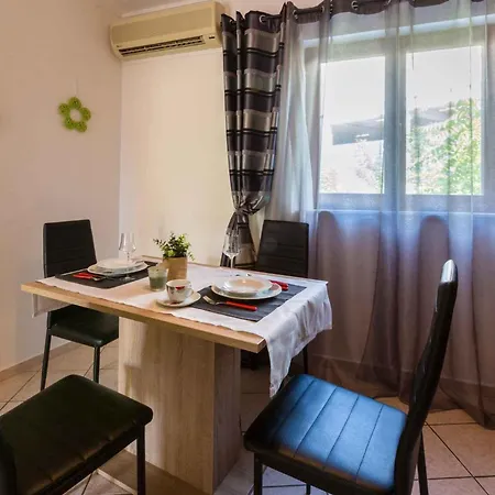 Two-bedroom In Lxxxviii Crikvenica