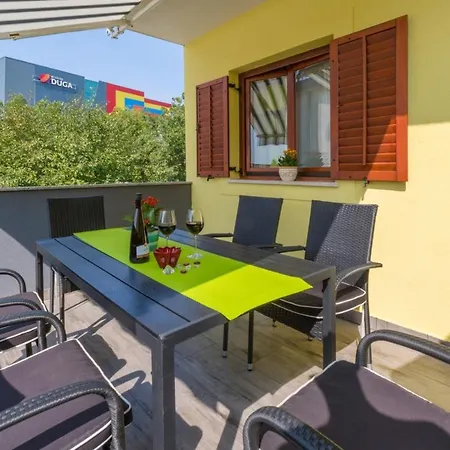 Two-bedroom In Crikvenica Lxxxviii *