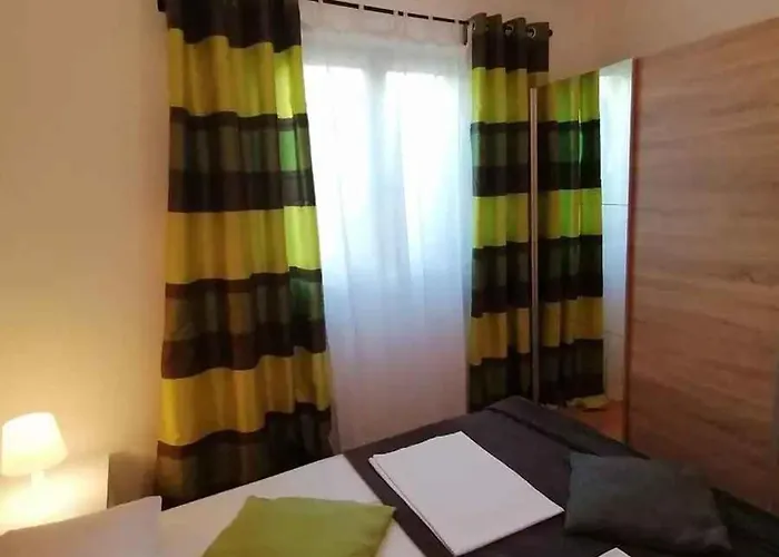 Two-bedroom In Lxxxviii *